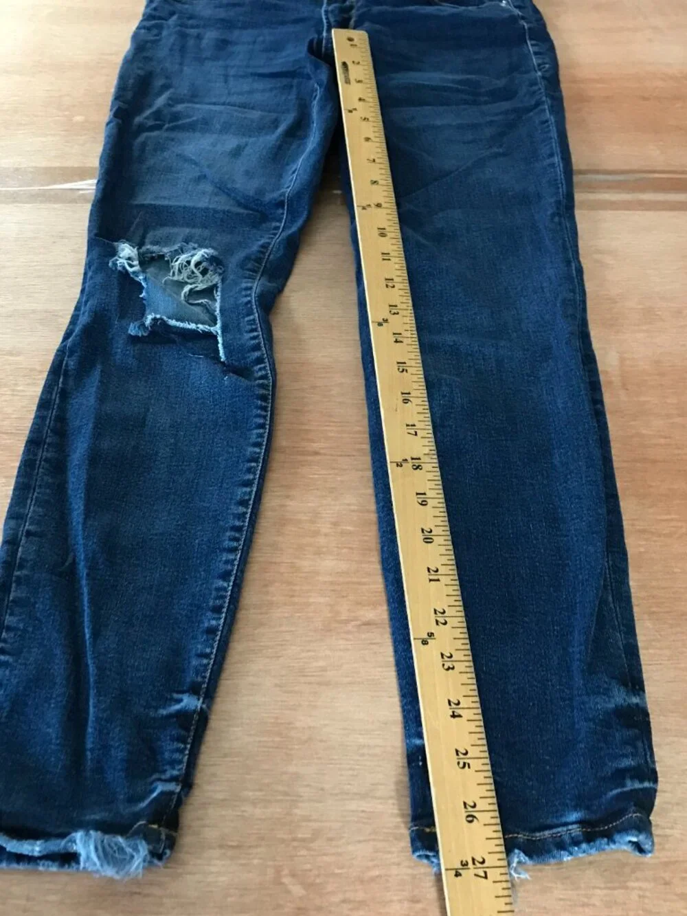 Good American Skinny Jeans Women 12/31 Blue Mid Rise Distressed Dark Wash 18993 - Picture 7 of 11